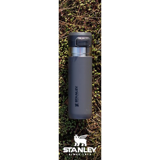 Stanley Quick Flip Water Bottle Charcoal 0.70L